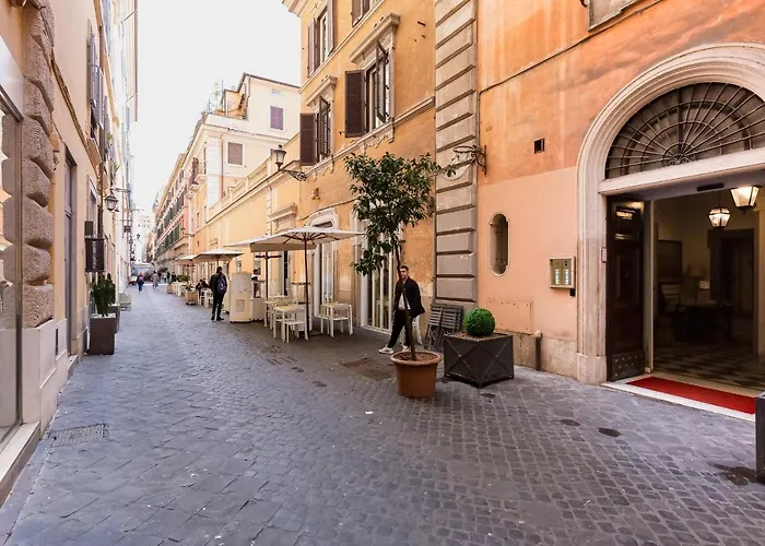 Via Condotti Private Apartment